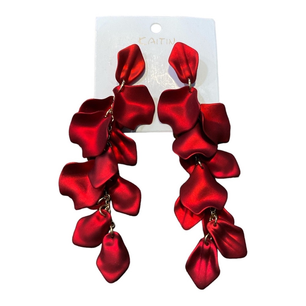 Kaitin Wavy Leaf Shell Red Dangling Earrings
